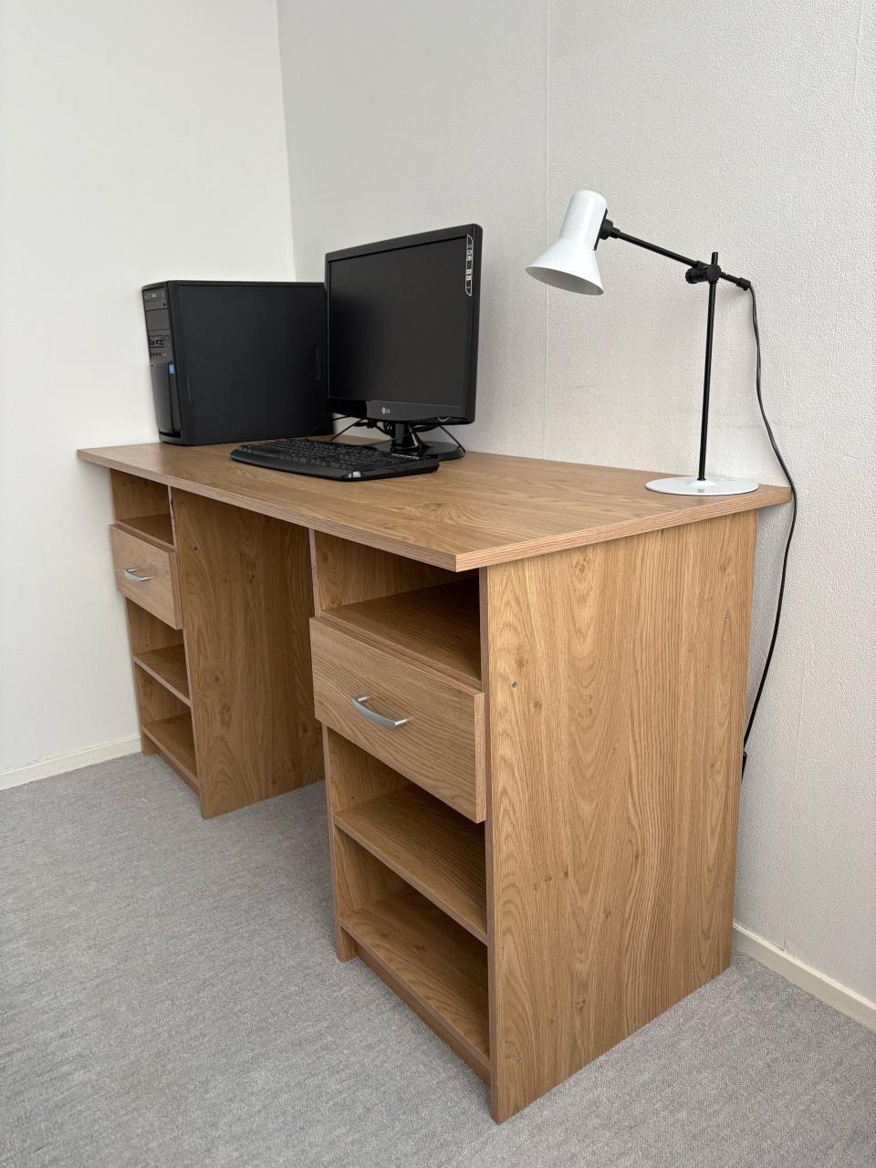 Leuk bureau met opbergruimte