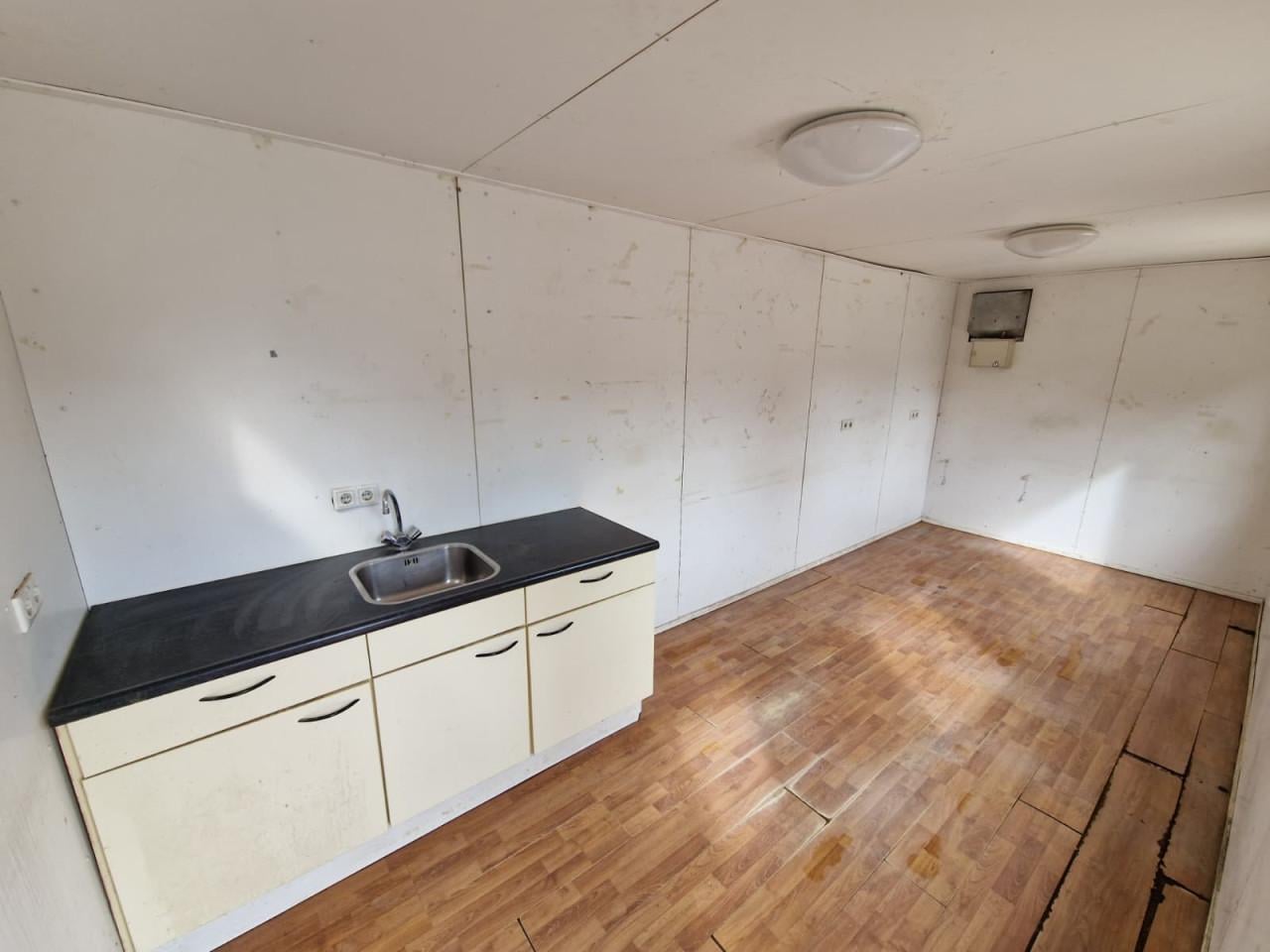 Gebruikte 6x3m kantoorunit / bouwkeet / schaftkeet