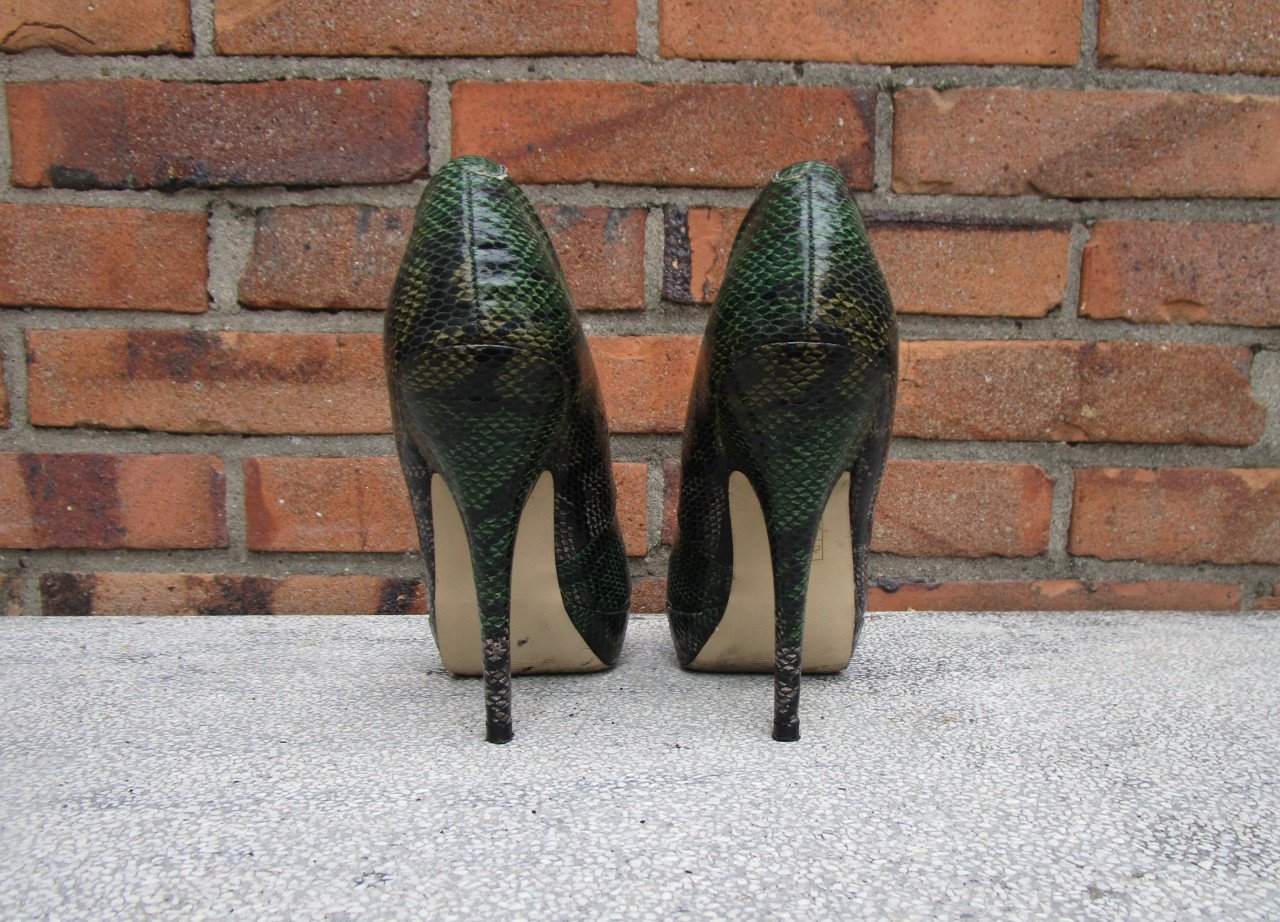 Prachtige groene Pumps maat 36 merk La Strada.