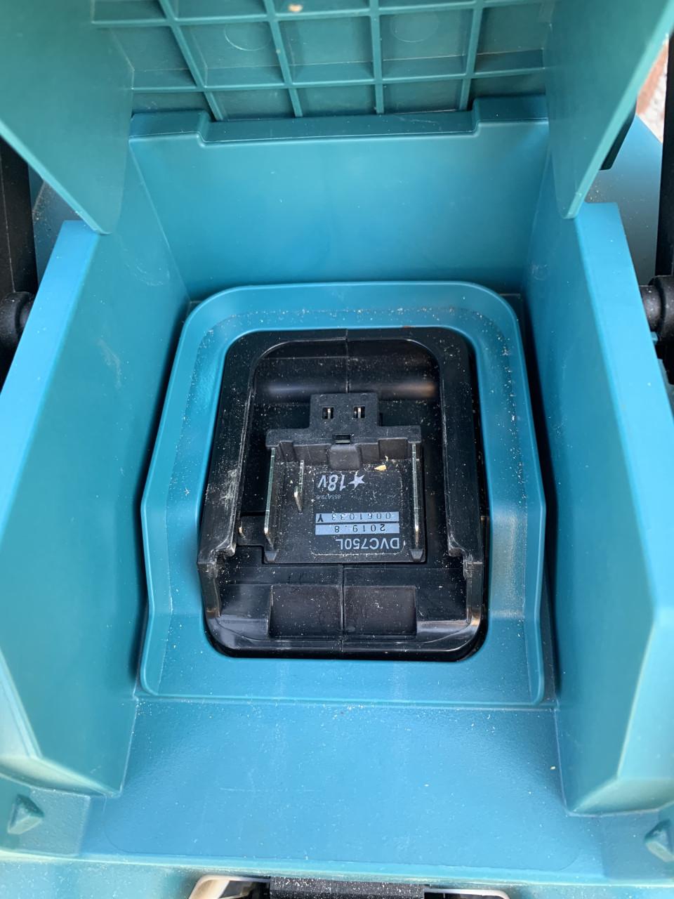 Makita DVC750L is een compacte en krachtige accu stofzuiger