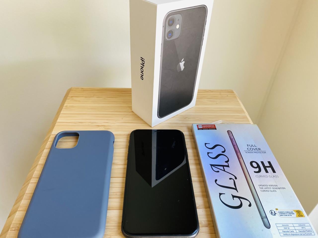 IPhone 11 zwart 64GB incl. nieuw hoesje en screenprotector