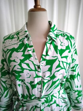 Groen/ witte jurk merk Kyra