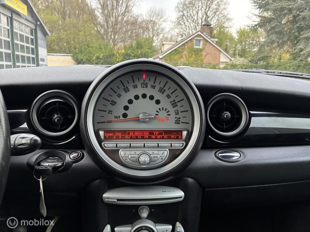 Mini 1.6 Cooper Chili Airco Navi kmst170.254 Nap BJ2008