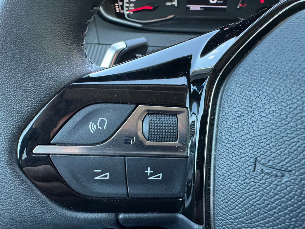 Peugeot 2008 1.2 puretech allure