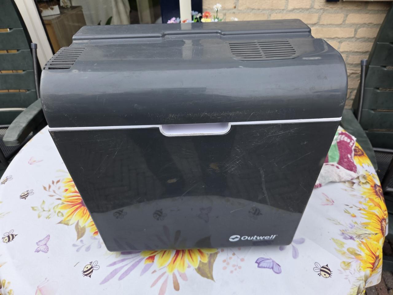 Outwell koelbox 24 Liter, 12 en 230V