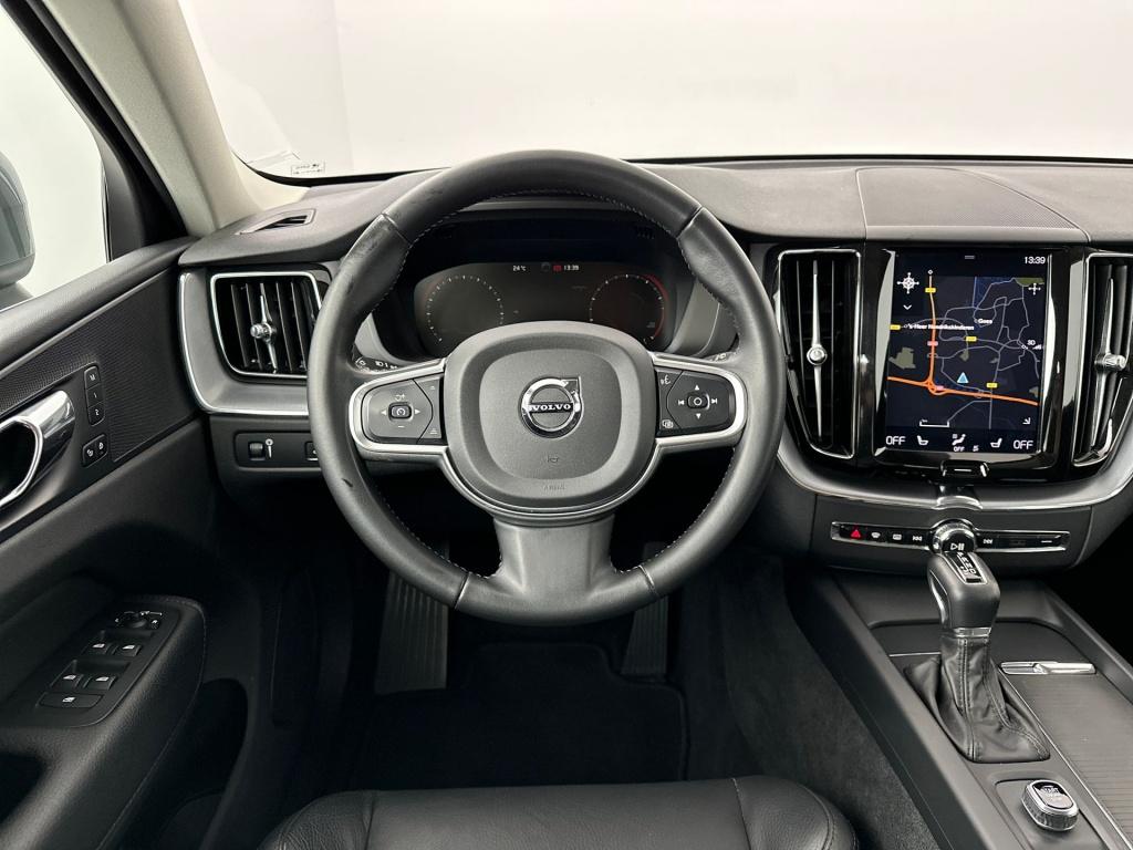 Volvo XC60 t5 253pk momentum| adap.cruise| trekhaak| leder| stoel.verw.