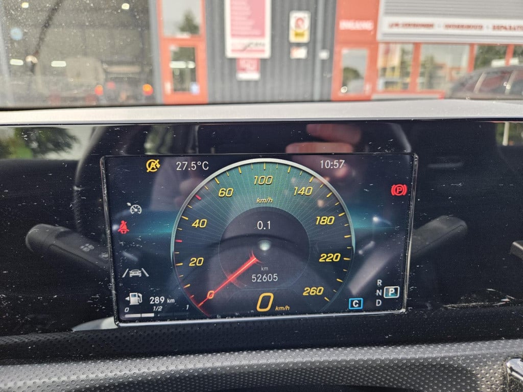 Mercedes-Benz A-Klasse 180 business solution amg