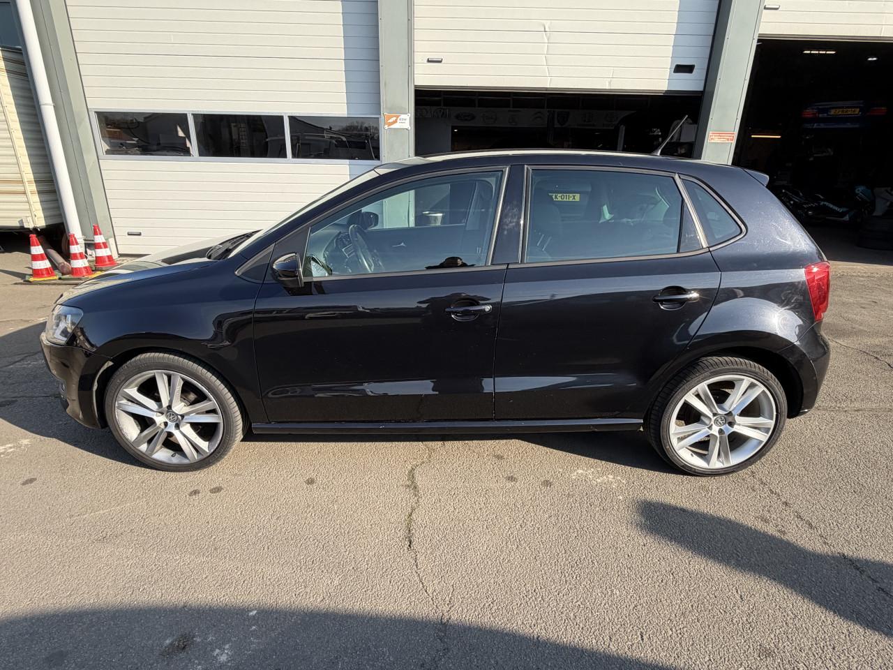 Volkswagen Polo 1.4-16v Highline 5 deurs AUTOMAAT DSG NAP ! ! !