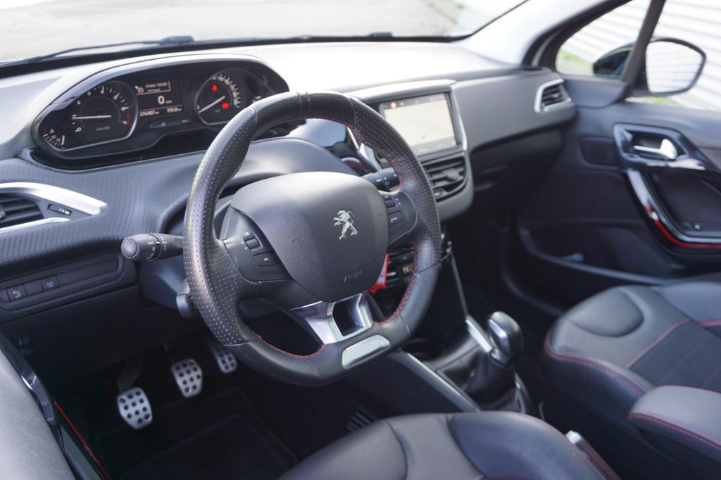 Peugeot 208 1.2 puretech gt-line airco / navi / cruise / camera / pano / ca
