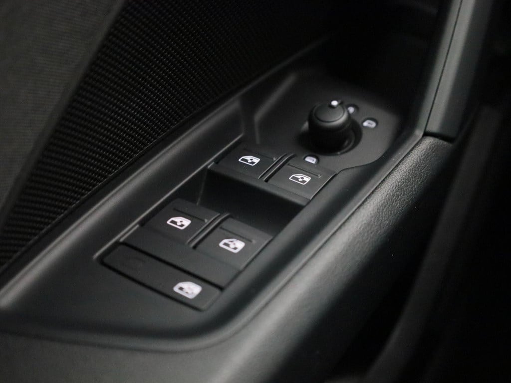 Audi A3 sportback 30 tfsi business edition | automaat | navigatie | apple c