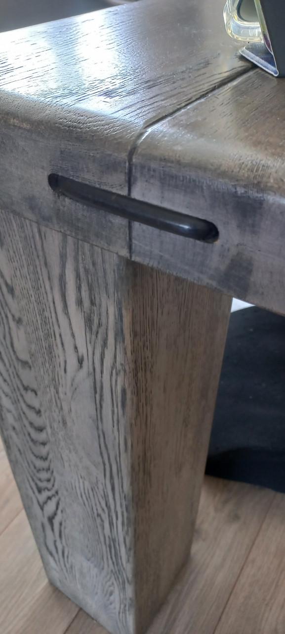Robuuste eettafel