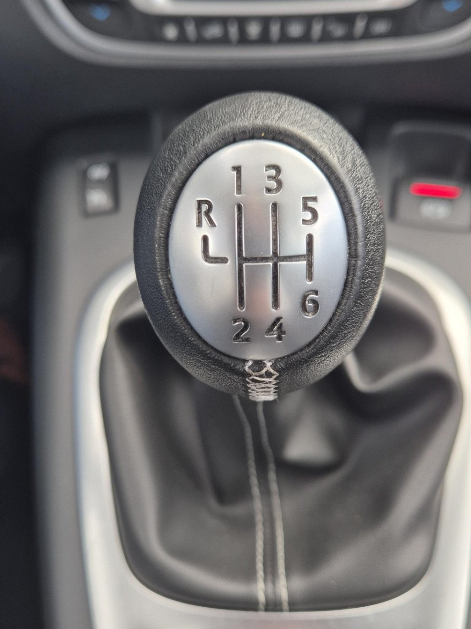 Renault Scenic tce 130 bose navigatie, trekhaak, climate control, cruise co