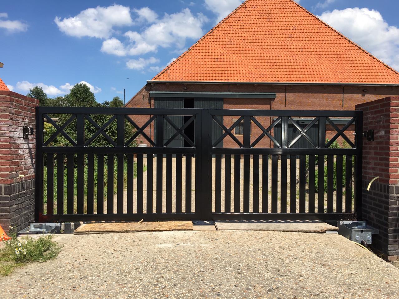 Stijlvolle en moderne Inrijpoorten / Schuifpoorten / Lamellenpoorten.