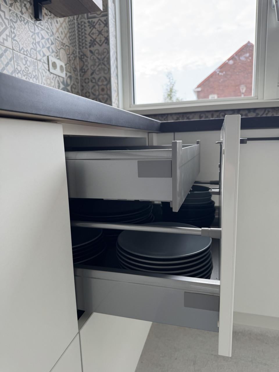 Mooie, kwalitatieve keuken - 4 jaar oud - zeer goede staat