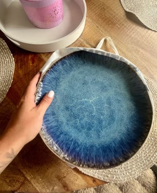 Prachtig hand gemaakt servies bestaande uit bordenmokken en kommen blokker
