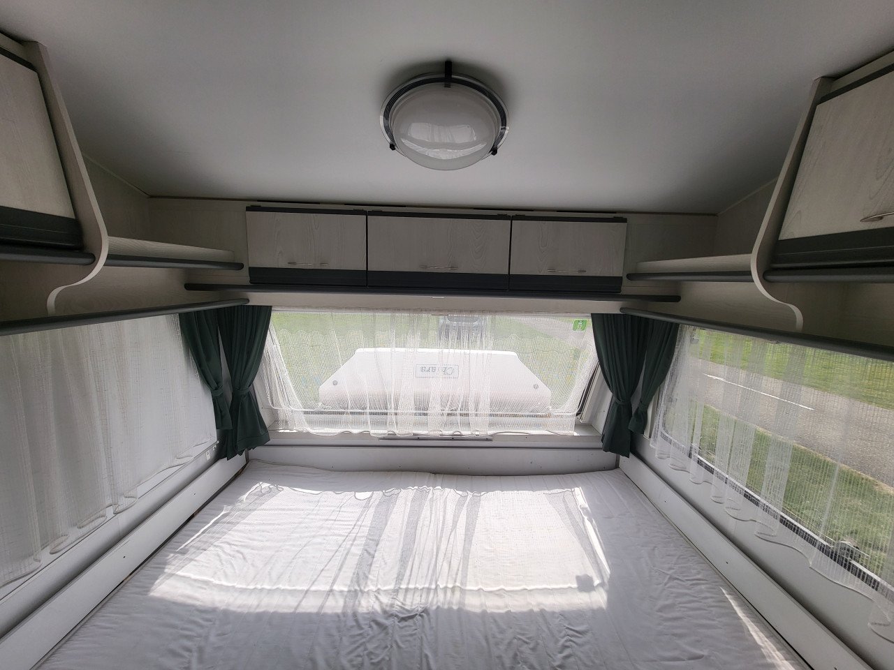 Chateau Chiara caravan 384C 1998