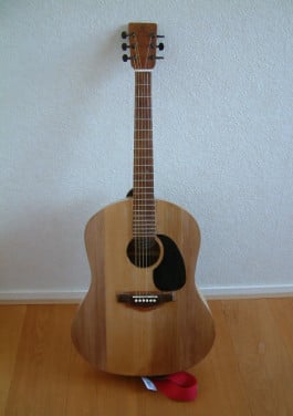 Jumbo gitaar goede volle klank