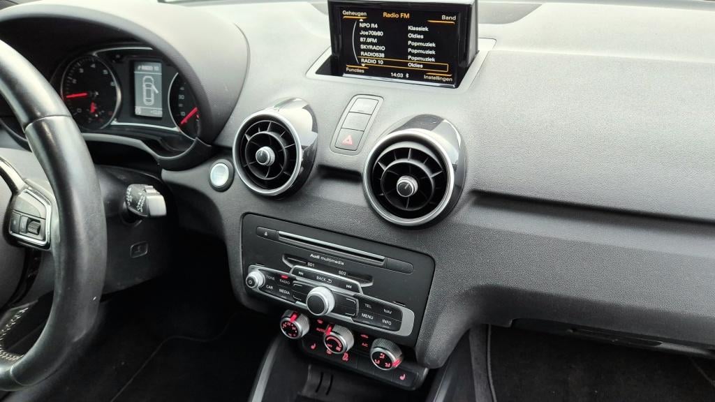 Audi A1 tfsi sport pro line s | navi | automaat | stoelverw | cruise |