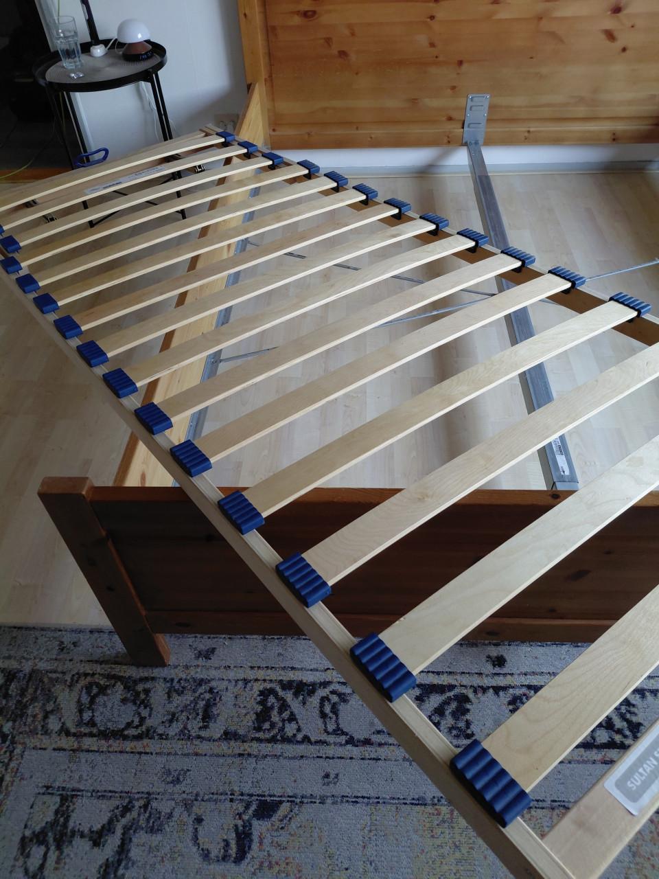 Houten ledikant met matras