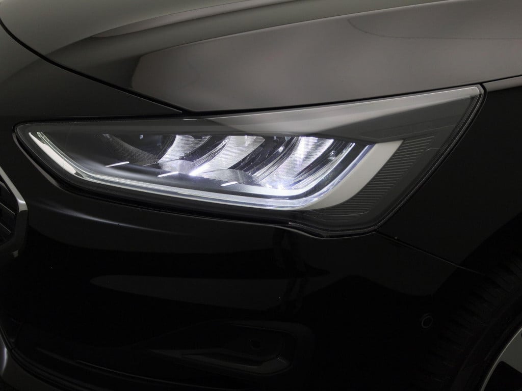 Ford Focus wagon 1.0 ecoboost hybrid titanium | cruise control | climate co