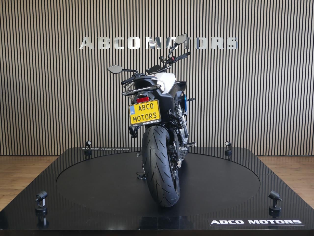 CFMOTO 675 NK