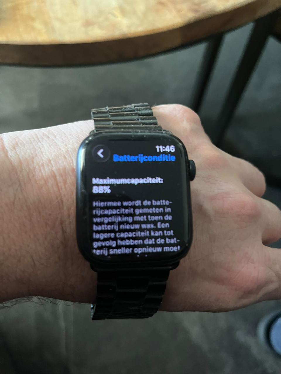 Apple Watch series 9 45 mm met stalen bandje en originele bandje
