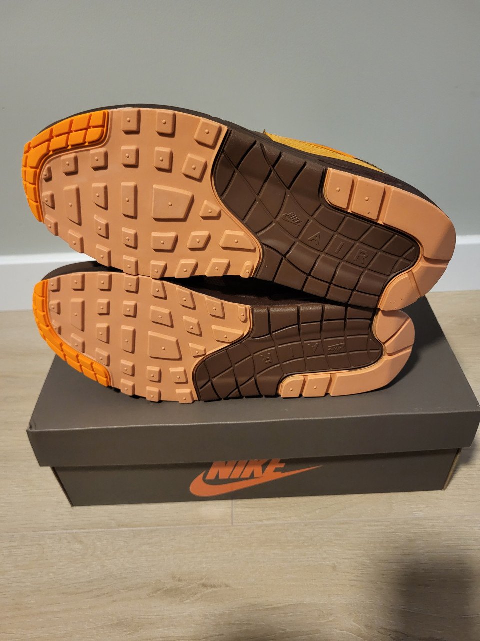 Nike Air Max 1 "Kingsday" EU 42,5 - US 9 NIEUW