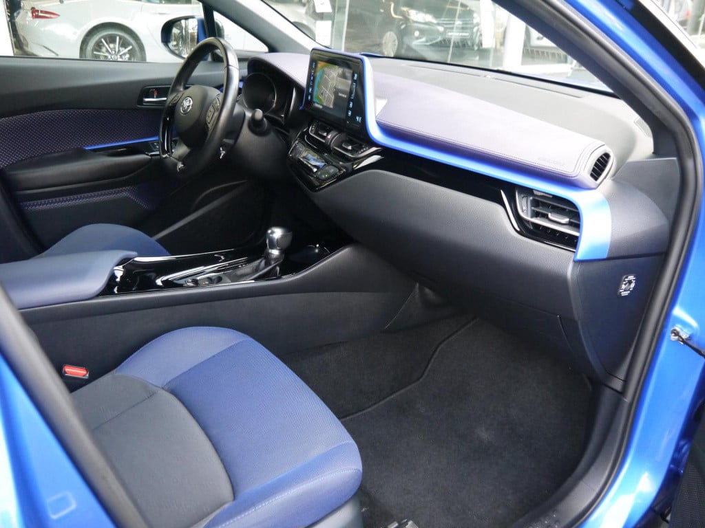 Toyota C-hr 1.8 hybrid bi-tone|dealeronderhouden|rijklaar