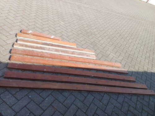 Houten balken teak hout.
