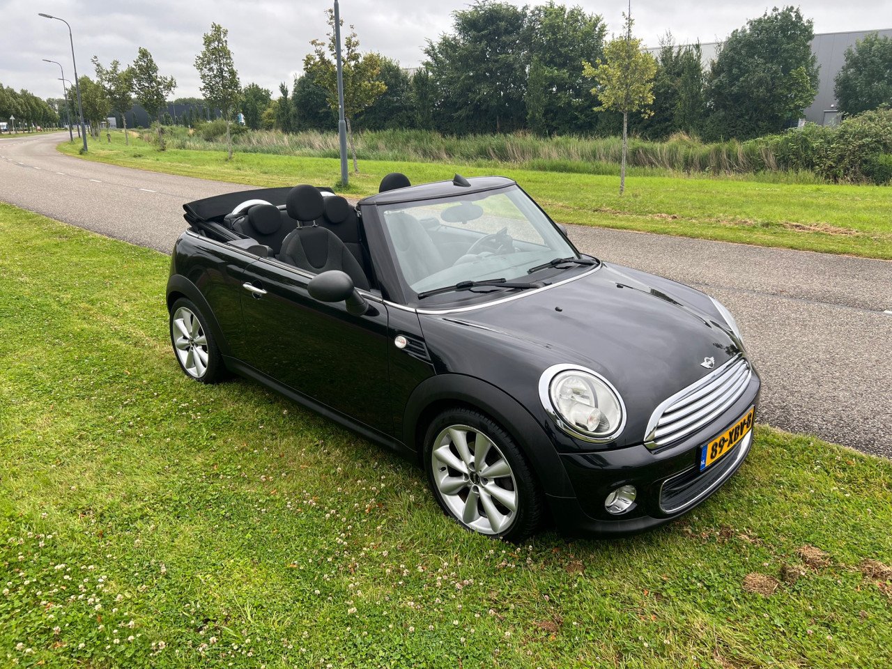 Prachtige Mini One Cabriolet uit 2012 met slechts 114.000 km