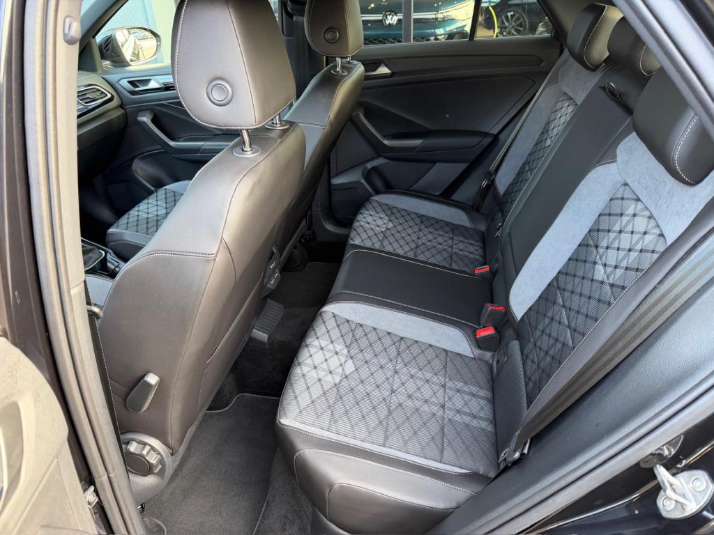 Volkswagen T-roc 1.5 tsi 150pk dsg r-line | camera | keyless | elek. achter