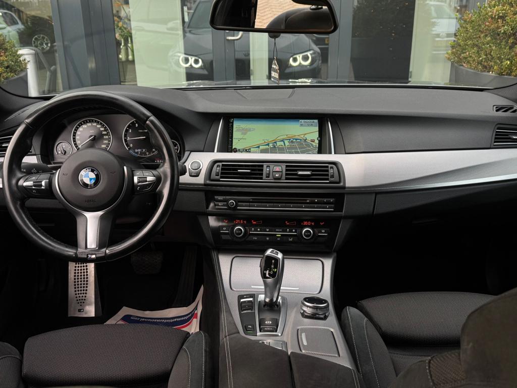 BMW 5 Serie touring 520i executive * m-pakket * navigatie * 20 inch * nap