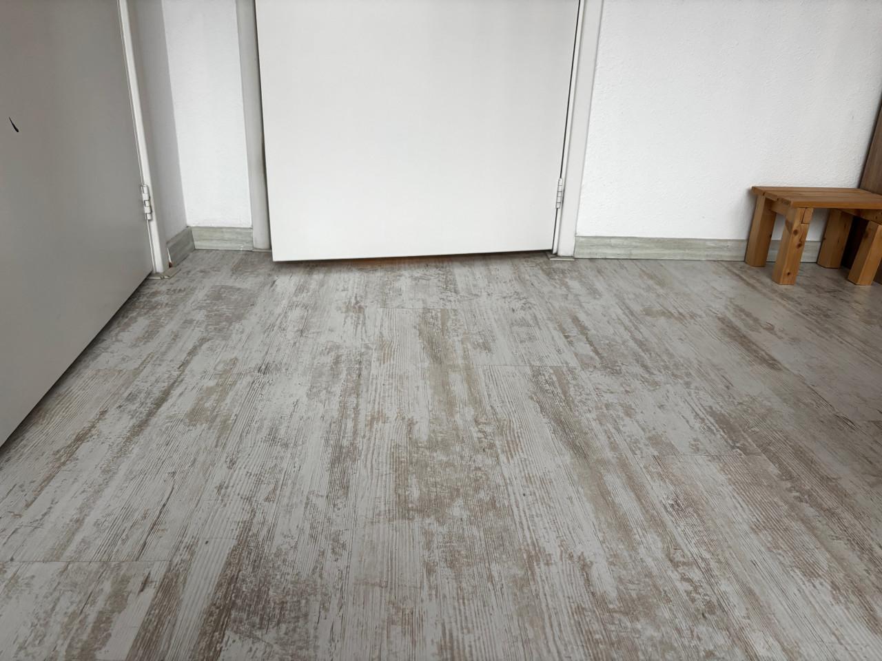 Laminaatvloer +/- 70 m2