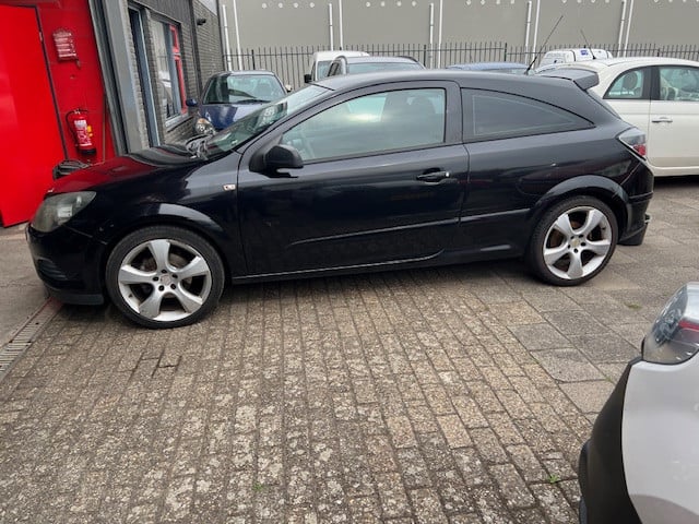 Opel Astra 1.6 GTC