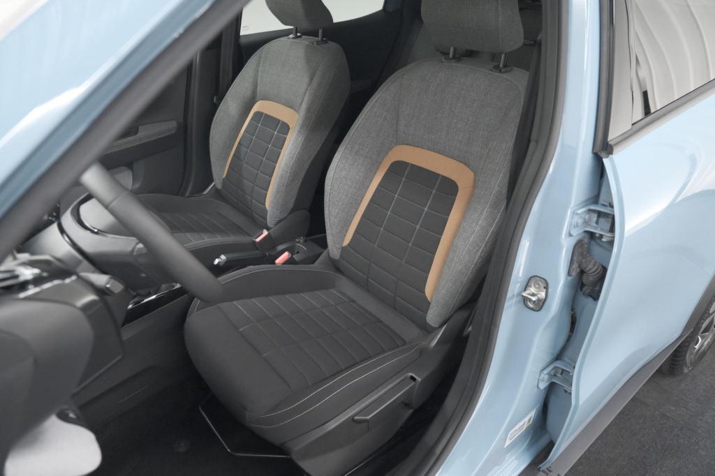 Citroen C3 Aircross 1.2 turbo 100pk plus | camera | parkeersensoren | apple