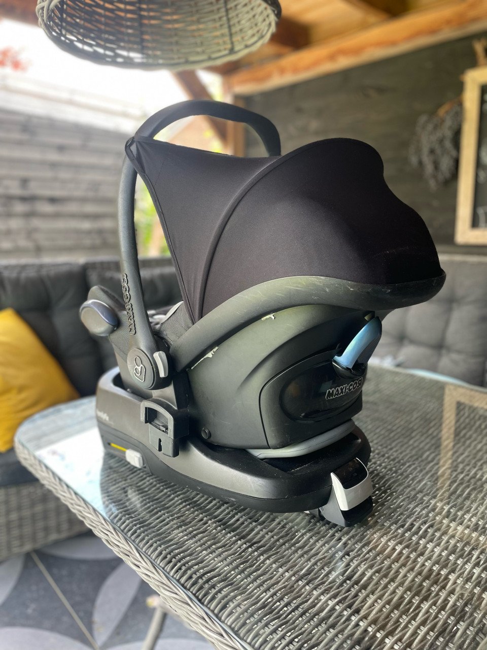 Maxi-Cosi + FamilyFix (ISO)