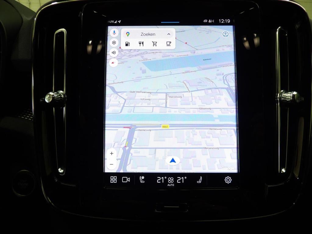 Volvo XC40 b3 163pk mild hybrid aut plus dark