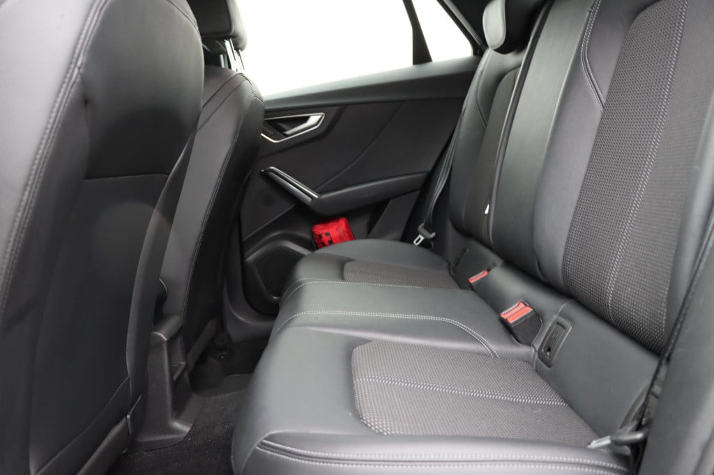 Audi Q2 30 tfsi s-line edition sound 110pk