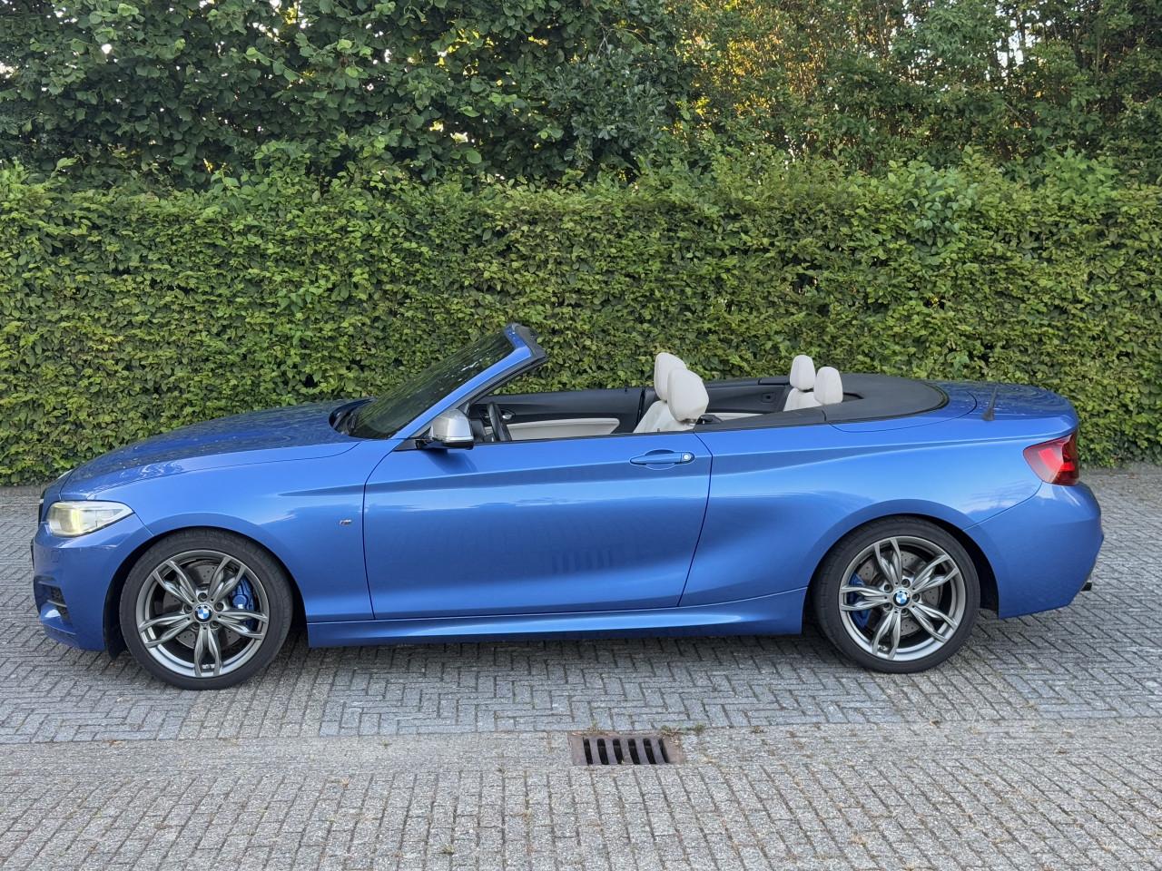 BMW 2-serie Cabrio - M235i xDrive |Full Option | Harman Kardon | Memory