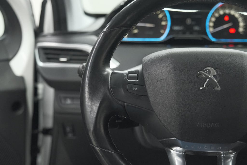 Peugeot 2008 puretech 130 allure | camera | apple carplay | parkeersensoren