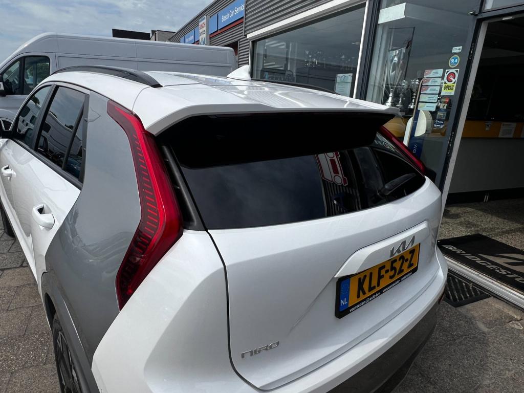 Kia Niro Ev executiveline 64.8 kwh full option, trekhaak afn. pearl white
