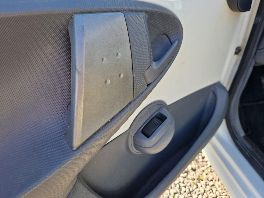 Peugeot 107 1.0-12v xs | airco | achterspoiler | velgen ''15 | toerenteller