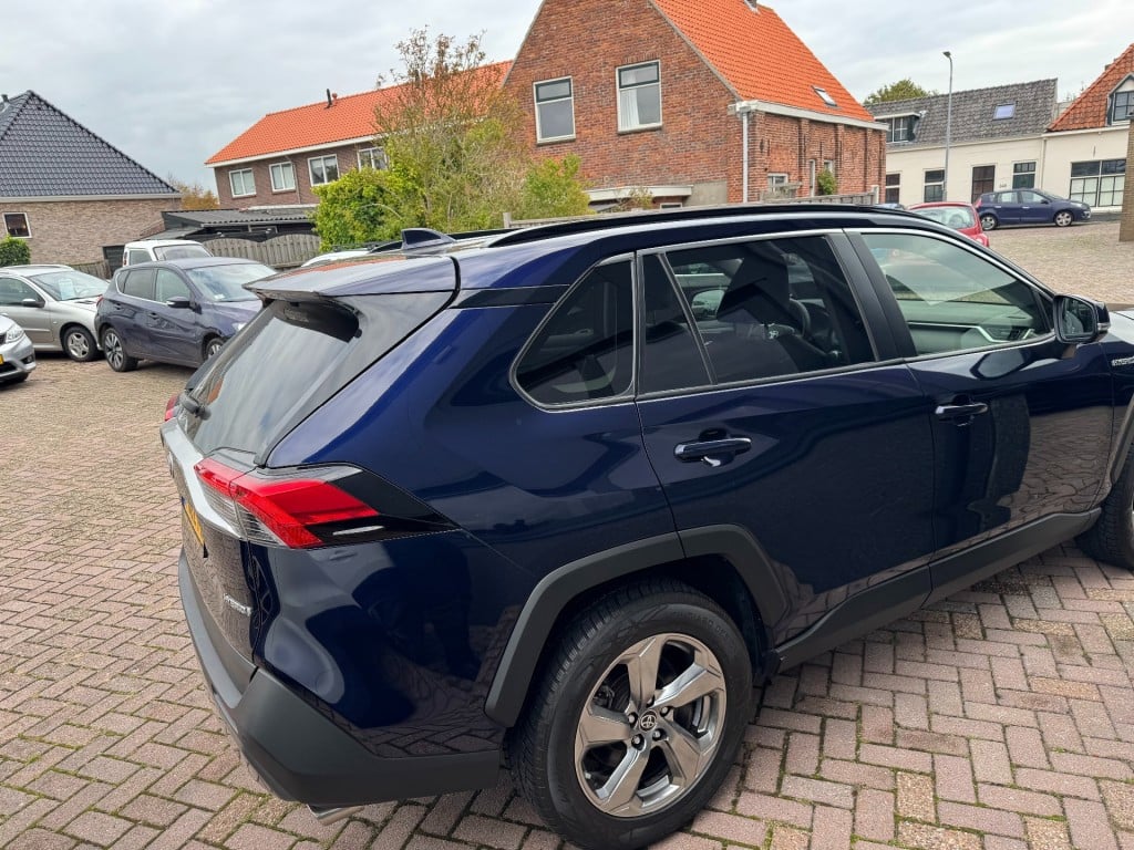 Toyota Rav4 2.5 hybrid style
