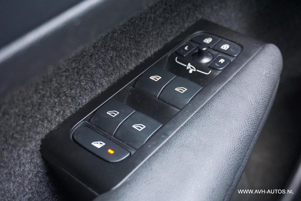 Volvo XC40 1.5 t2 r-design