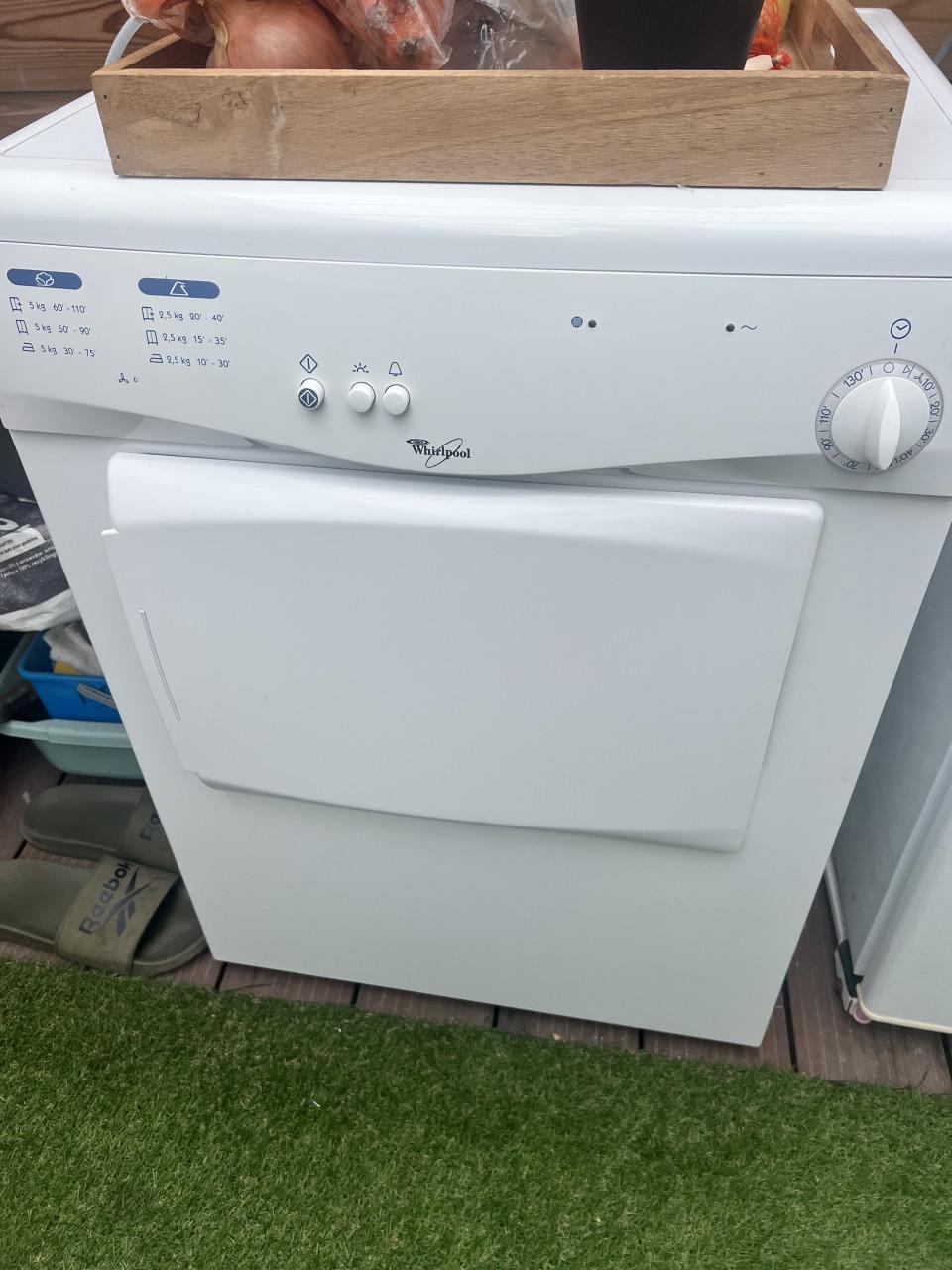 Whirpool tafelmodel koelkast + Whirpool droger + Tefal Actifryer  GRATIS !