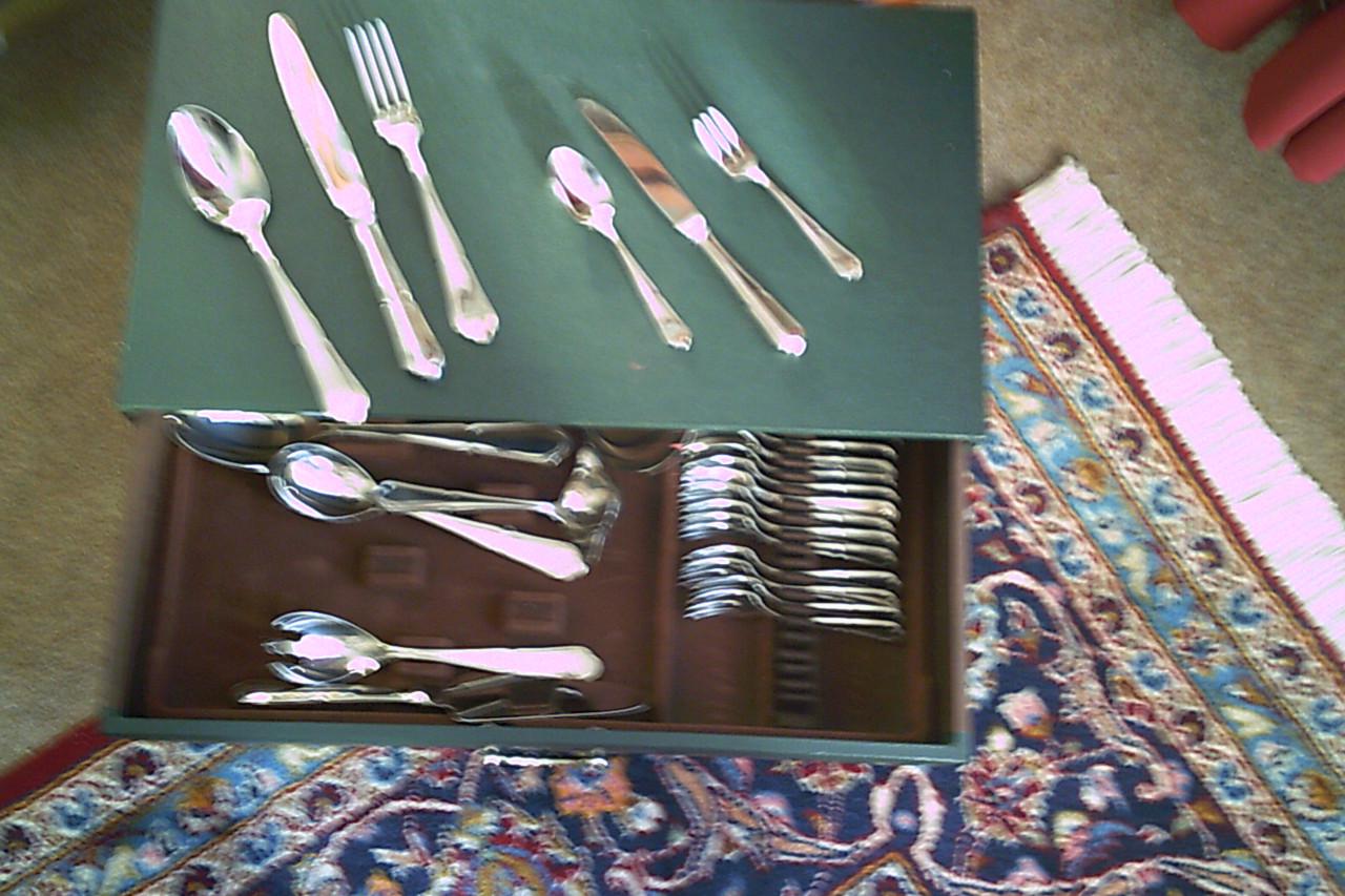 LUXE gevulde 12 persoons BESTEKKOFFER - inox 18/10 -