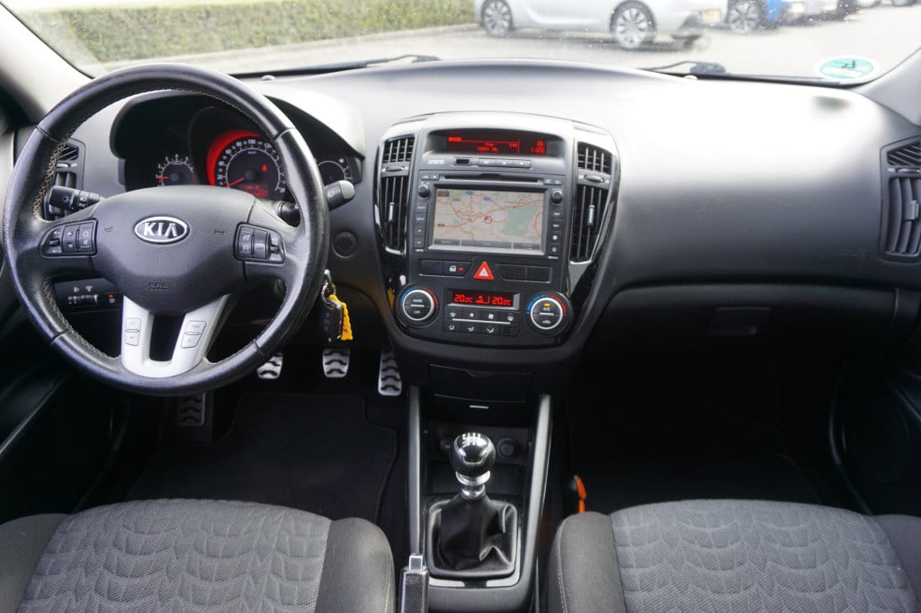 Kia Pro Cee D 1.6 cvvt seven sport airco / navi / cruise / camera / elektr.