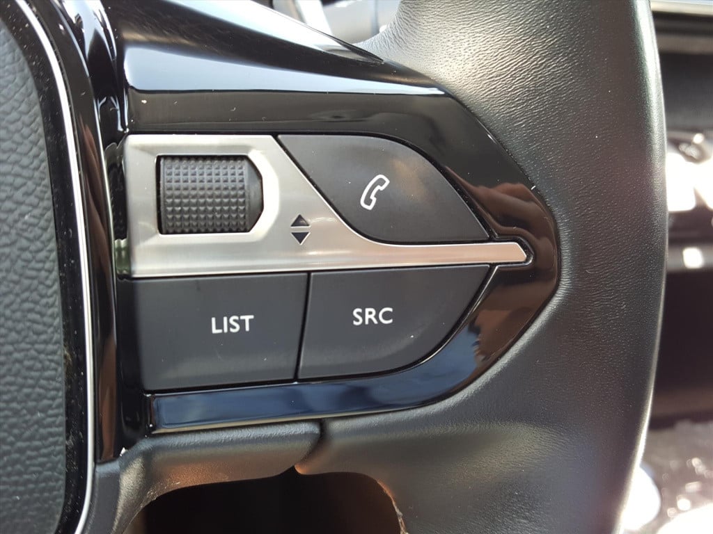 Peugeot 3008 1.2 puretech 130pk s&s eat8 allure | navi | bt | applecarplay&