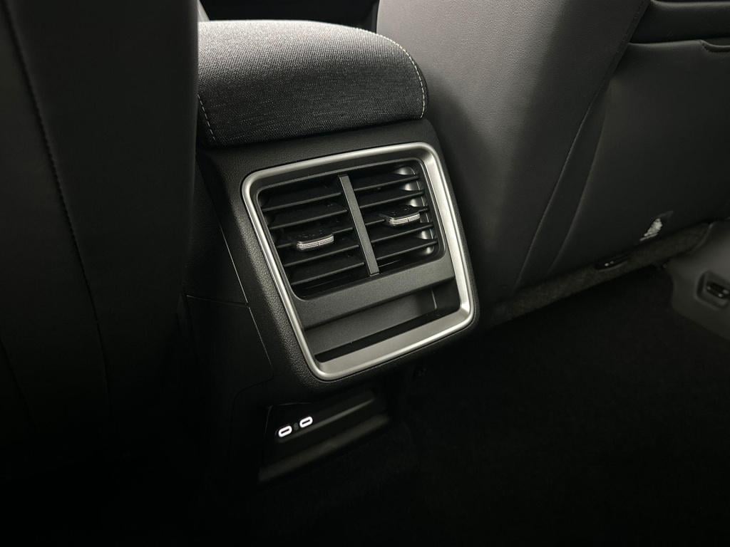 Skoda Elroq business edition tour elektromotor 150 kw / 204 pk