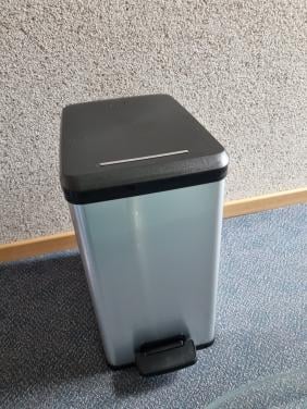 Kunststoffen pedaalemmer van Curver